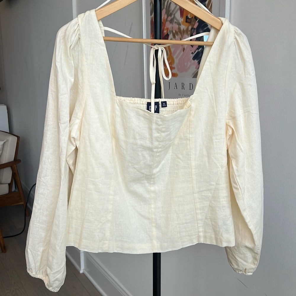 Structured peasant top